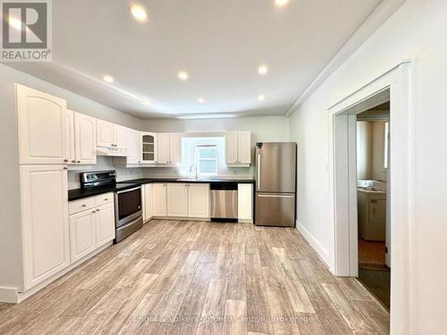 155 Hughson Street, Gravenhurst. Muskoka S, ON, P1P 1H2 house for lease | Listing ID X13818 | Royal LePage
