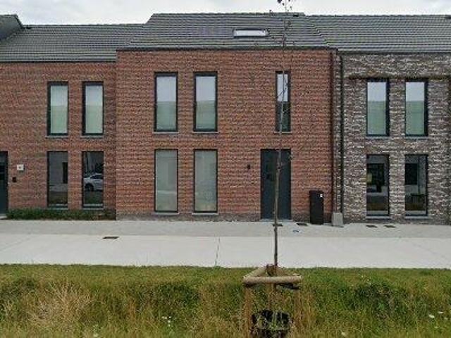 155 m2 apartment for rent in Kuurne