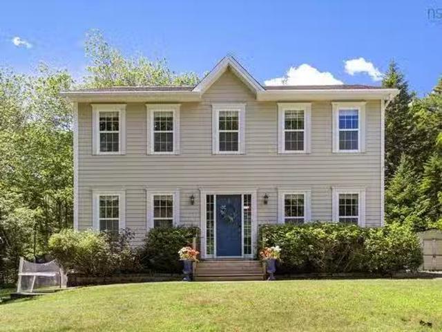 155 Royal Dornoch Drive, Hammonds Plains, NS, B4B 1X4 house.