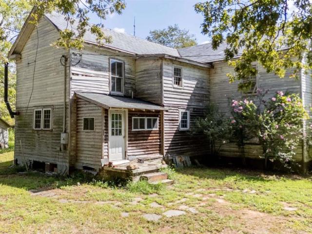 155 Roachs Ln