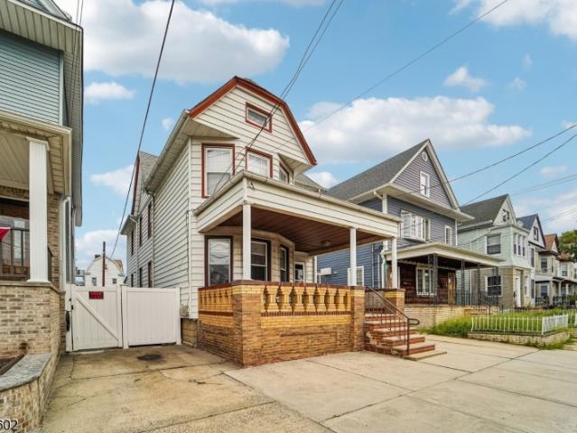155 W 3Rd St