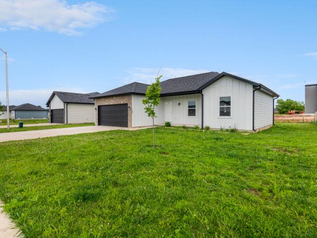 155 W Bluegrass Street