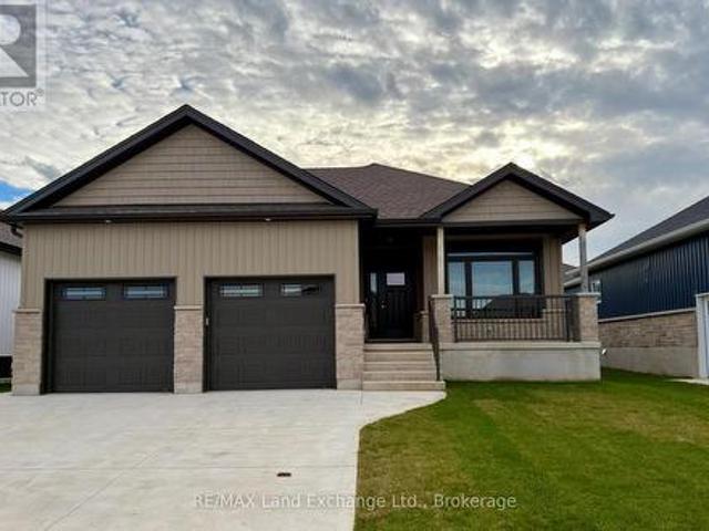 155 Westlinks Drive, Saugeen Shores, ON, N0H 2C3 house for sale | Listing ID X12516 | Royal LePage