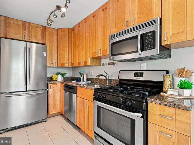 1565 N Colonial Terrace # 204 Z