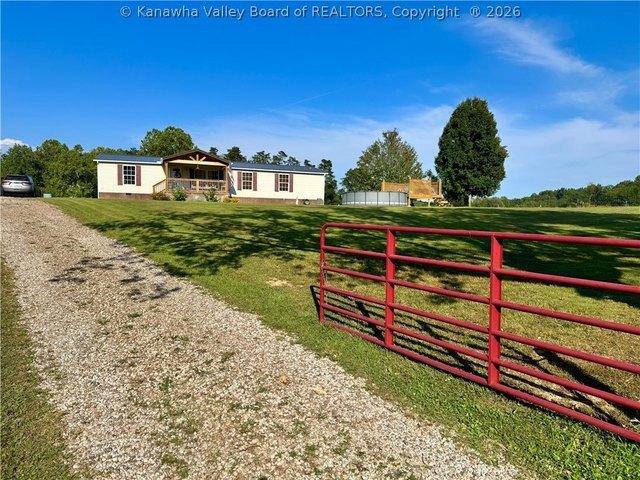 1565 Capehart Rd, Leon, WV 25123