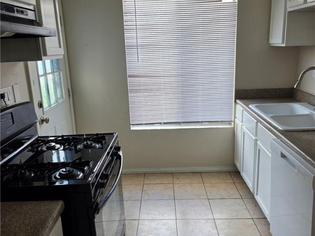 1565 Coulston Street 15