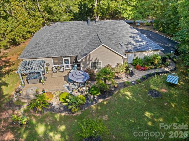 1566 Dirt Road