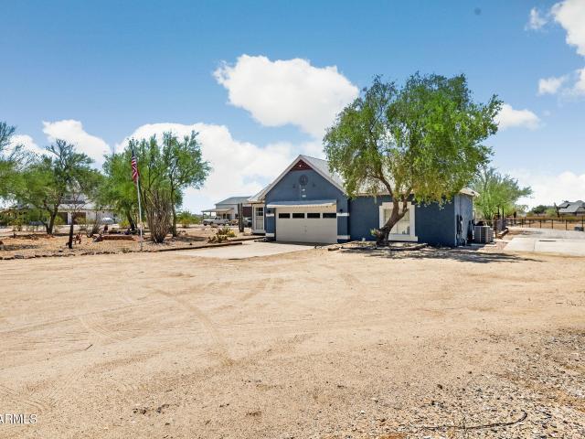15679 W DUANE Lane