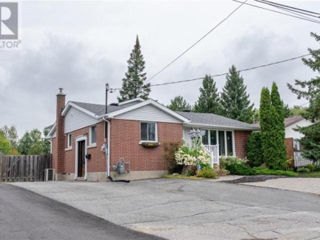 1567 Crestmoor Road, Sudbury, ON, P3A 4M3 house for sale | Listing ID 2130 | Royal LePage