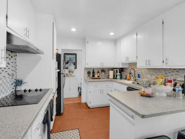 1567 Hawes Court