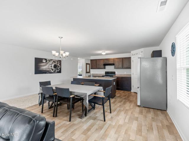 1568 W New Carraway Place SE