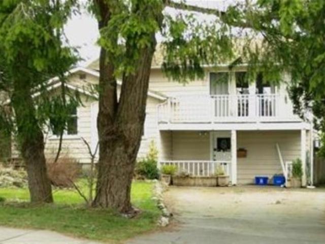 15695 Thrift Avenue, White Rock, BC, V4B 2M3 house for sale | Listing ID R3106 | Royal LePage
