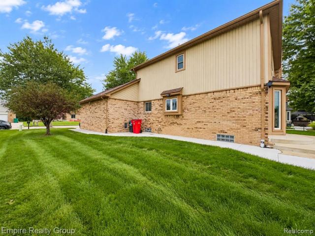 15699 Mountainside Drive