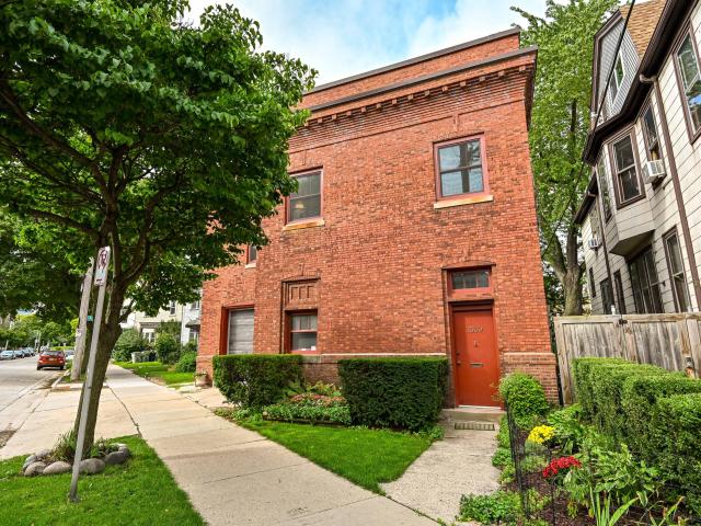 1569 N Warren Ave