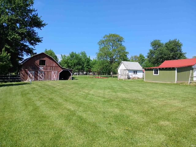 1569 Old Hwy 60 W