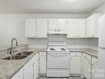 1560 Eagles Place