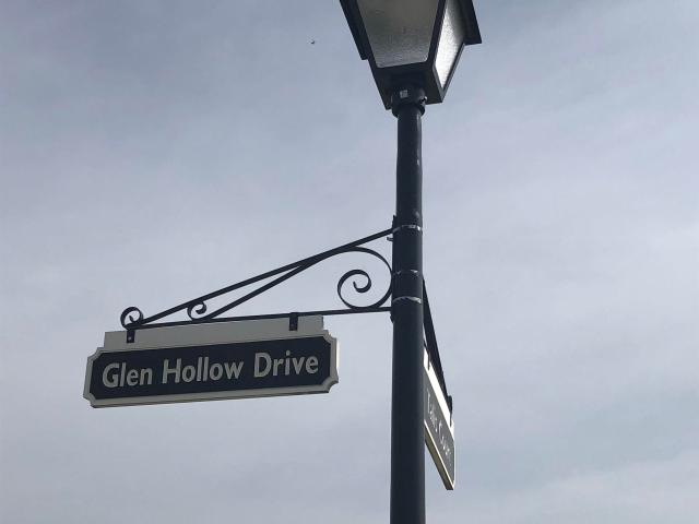 1560 Glen Hollow Drive
