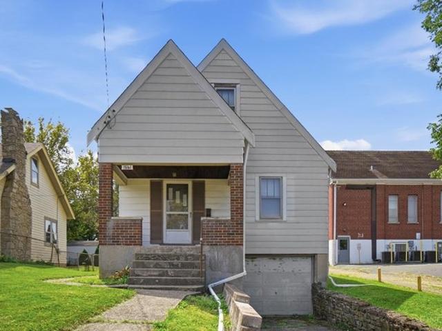1561 McMakin Ave, Mount Healthy, OH 45231