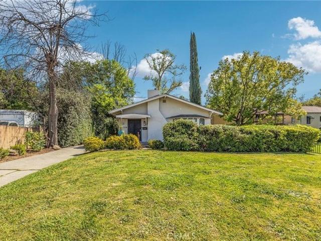1562 N Lake Ave, Pasadena, CA 91104
