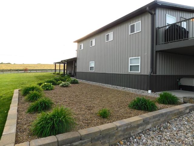 1562 E Martinsburg Road
