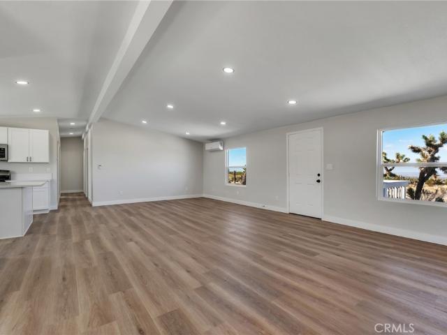 1563 Mono Road