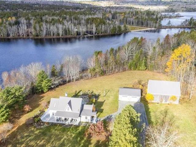 1563 New Ross Road, Vaughan, NS, B0N 2T0 Luxury House for sale | Listing ID 202527 | Royal LePage Carriage Trade Luxury Properties