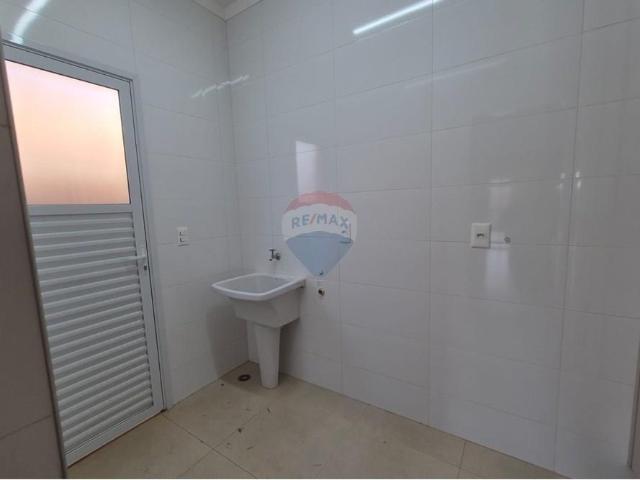 156 Área Útil Casa de Condomínio Alugar, 3 Dormitórios localizado em Centro, Cravinhos, São Paulo, 14140000 | Brasil