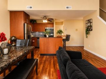 156 Liberty St # 8