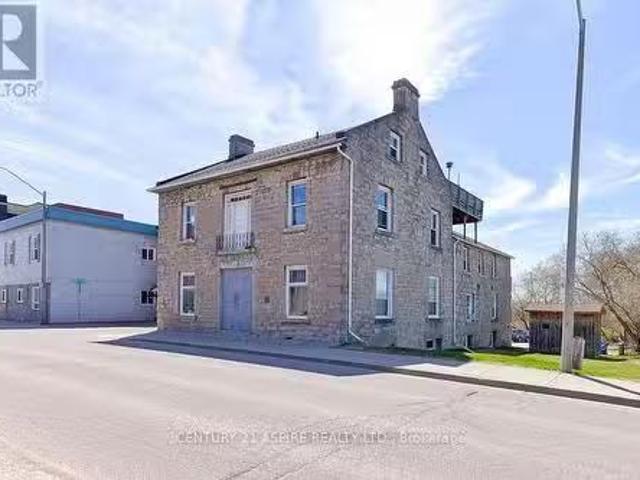 156 Mackay Street, Pembroke, ON, K8A 1B9 investment for sale.