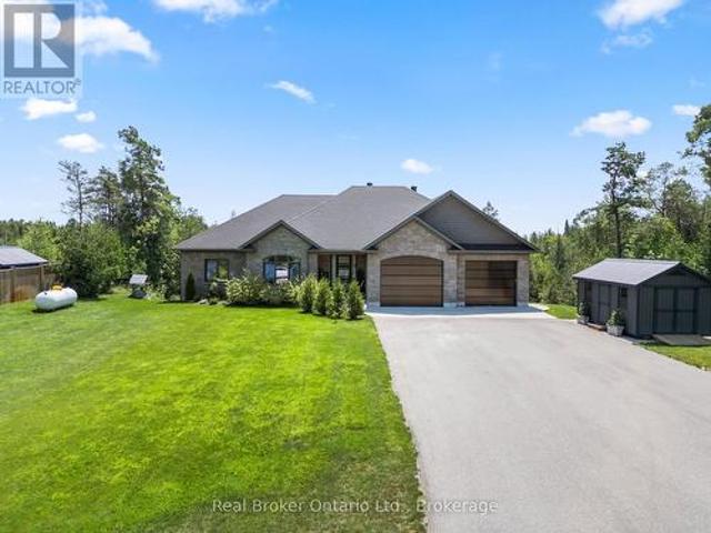 156 Pine View Drive, West Grey, ON, N0G 1S0 house for sale | Listing ID X13633 | Royal LePage