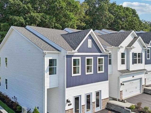 156 River Ridge Dr, Moon Township, PA 15108