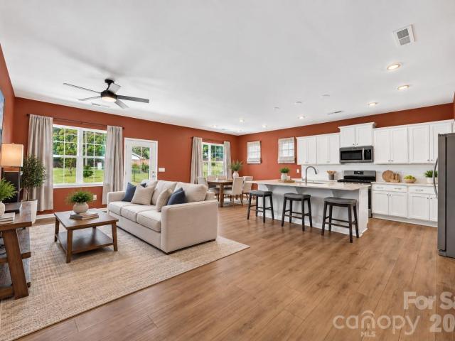 156 White Apple Way