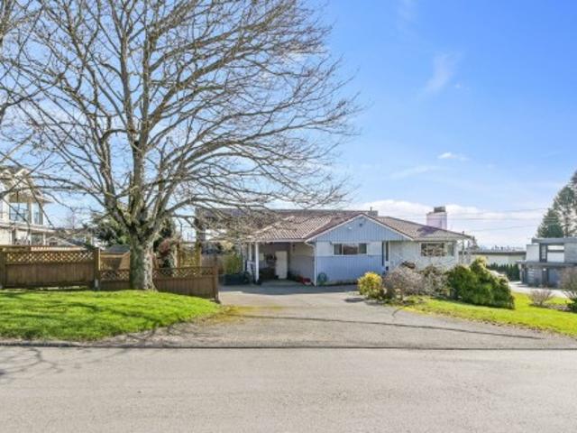 15761 Cliff Avenue, White Rock, BC, V4B 1W4 house for sale | Listing ID R3094 | Royal LePage