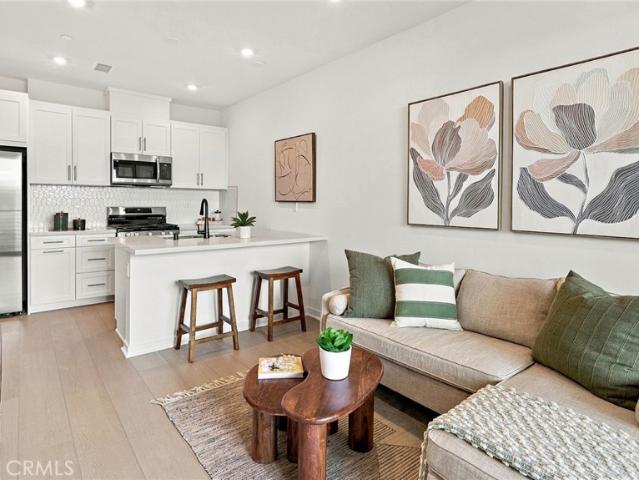 1576 Lima Hudson #1803 Way 3