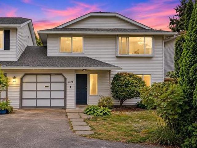 1576 Street, Surrey, BC, V4A 4X8 house for sale | Listing ID R3171 | Royal LePage