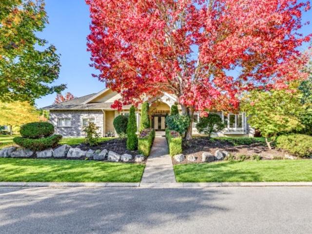 1577 A Avenue, Surrey, BC, V3S 0L1 house for sale | Listing ID R3175 | Royal LePage