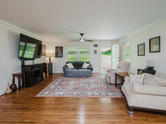 1577 Berry Road