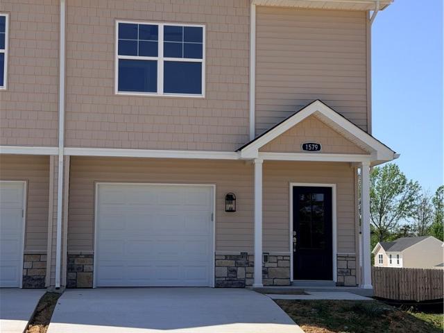 1579 Cypress Cove NW