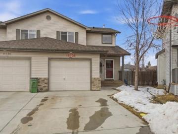 Carlton, Edmonton, Alberta - Garden, Parking