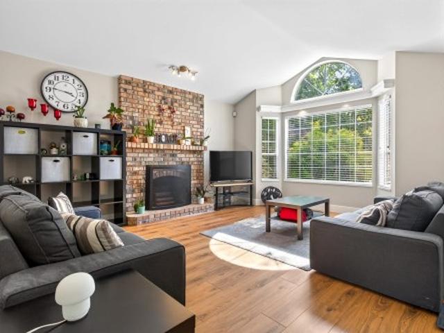 1573 A Avenue, Surrey, BC, V4N 2V7 house for sale | Listing ID R3179 | Royal LePage