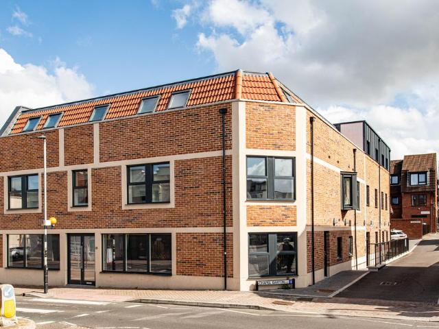 157 159 West Street, Bristol BS3 6 bed apartment to rent £4,650 pcm £1,073 pw