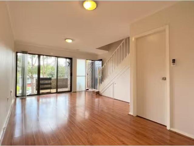 15/7 9 Brunton Place, Marsfield Townhouse for rent Listed by.