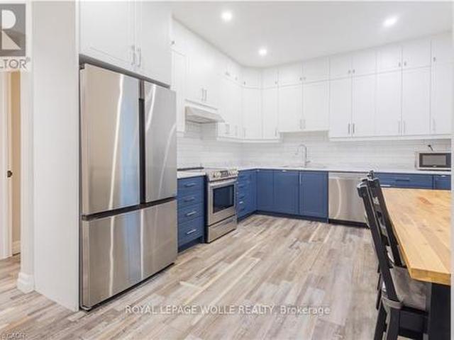 157 Dawson Street, Waterloo, ON, N2L 1R9 house for sale | Listing ID X13775 | Royal LePage