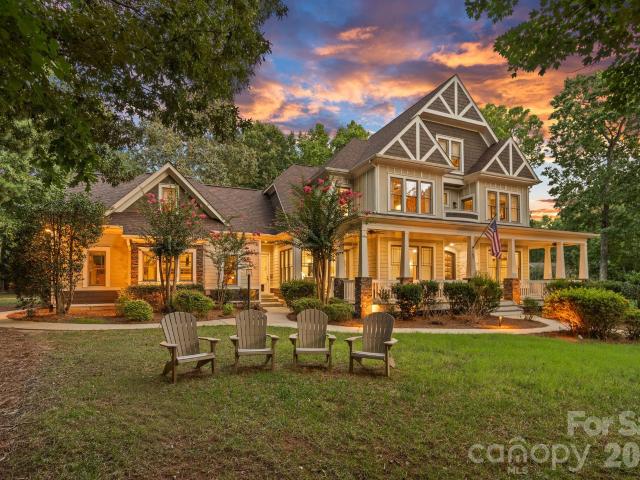 157 Dedham Loop