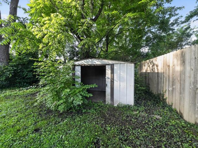 157 E 42nd Street