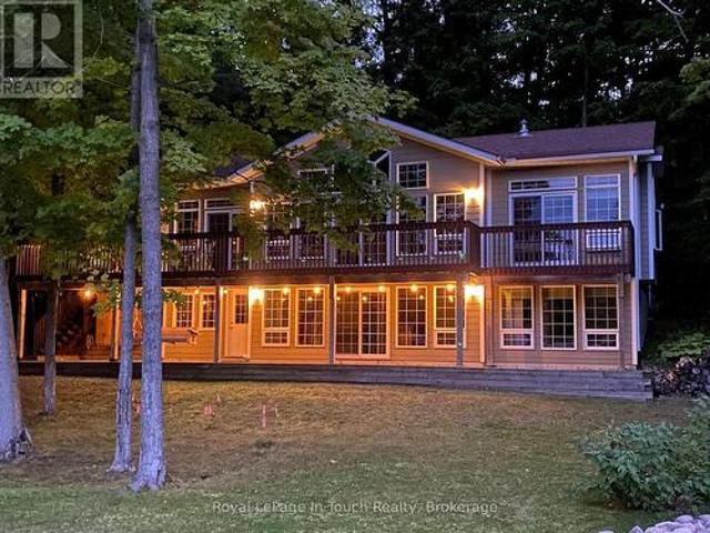 157 Farlain Lake Road W, Tiny, ON, L9M 0B9 Luxury House for sale | Listing ID S12861 | Royal LePage Carriage Trade Luxury Properties