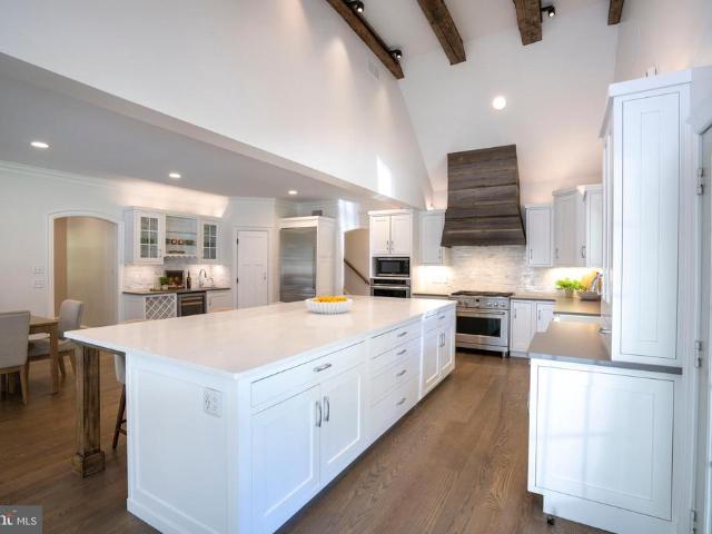 157 Manhasset Court