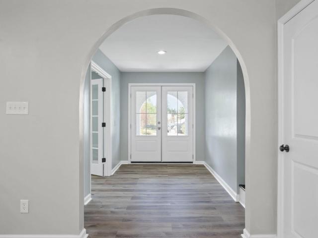 157 Mapleton Drive NW
