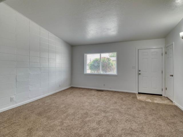 157 NW 7th St