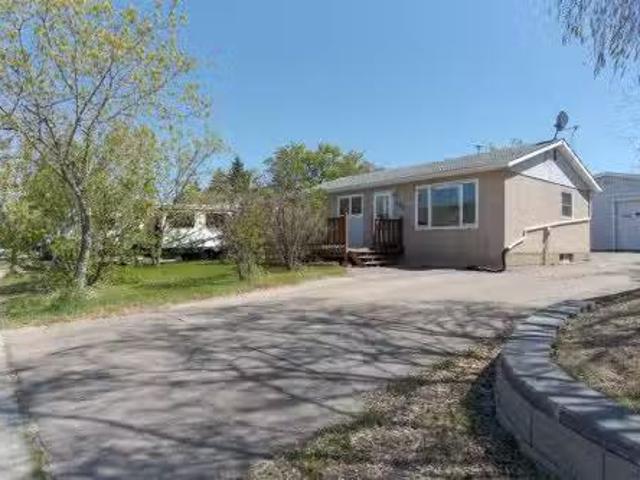 157 Wolverine Drive, Fort Mcmurray, AB, T9H 4L6 house for sa.